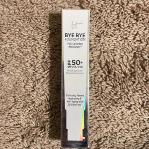 It cosmetics BYE BYE Foundation Full Coverage Moisturizer SPF 50+ in Fair Light